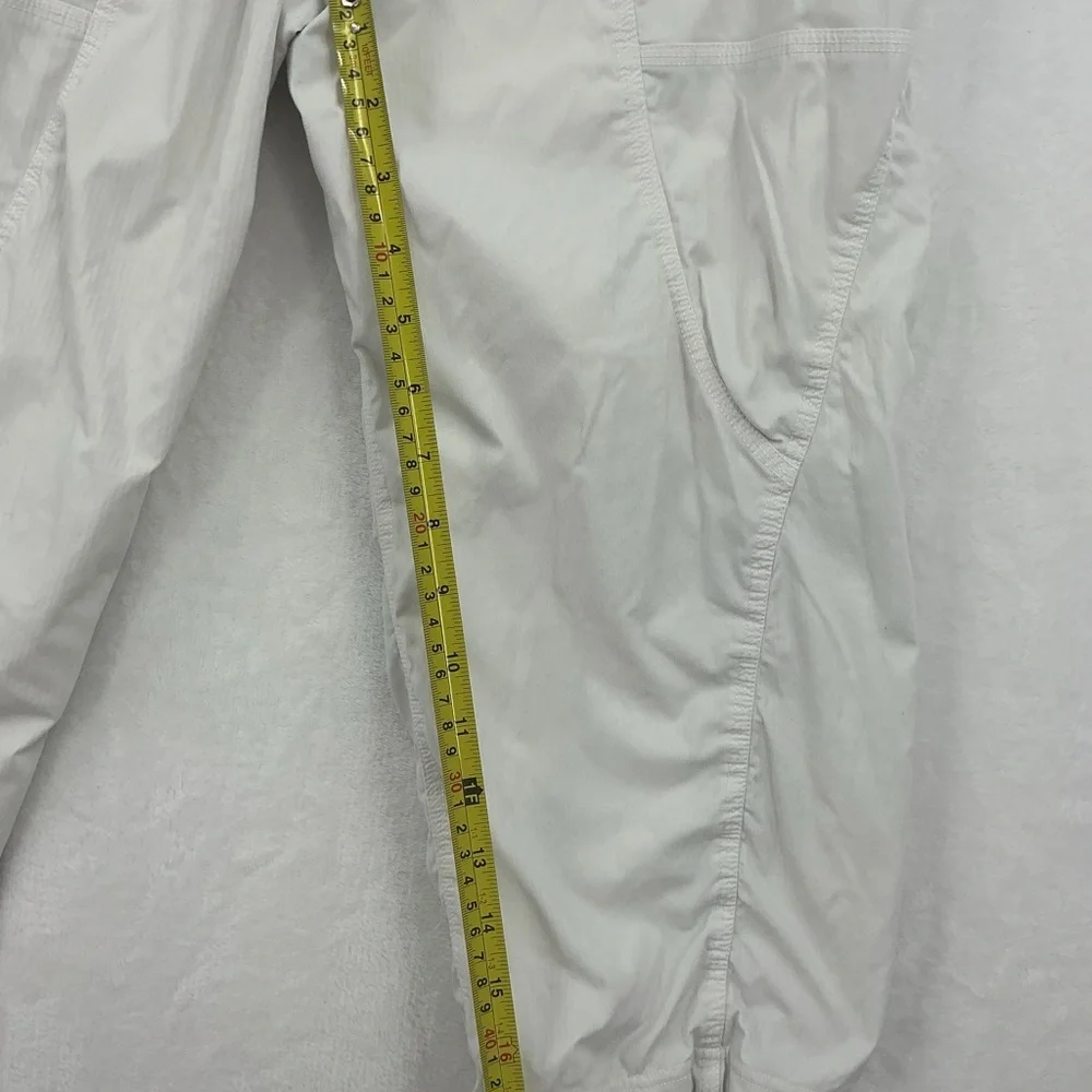 Lululemon Athletica Cream Capris 633